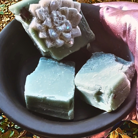 Hagalicious Wax Melt Chunkies: Patchouli Pine Sweet Florals Scent - Picture 6 of 10